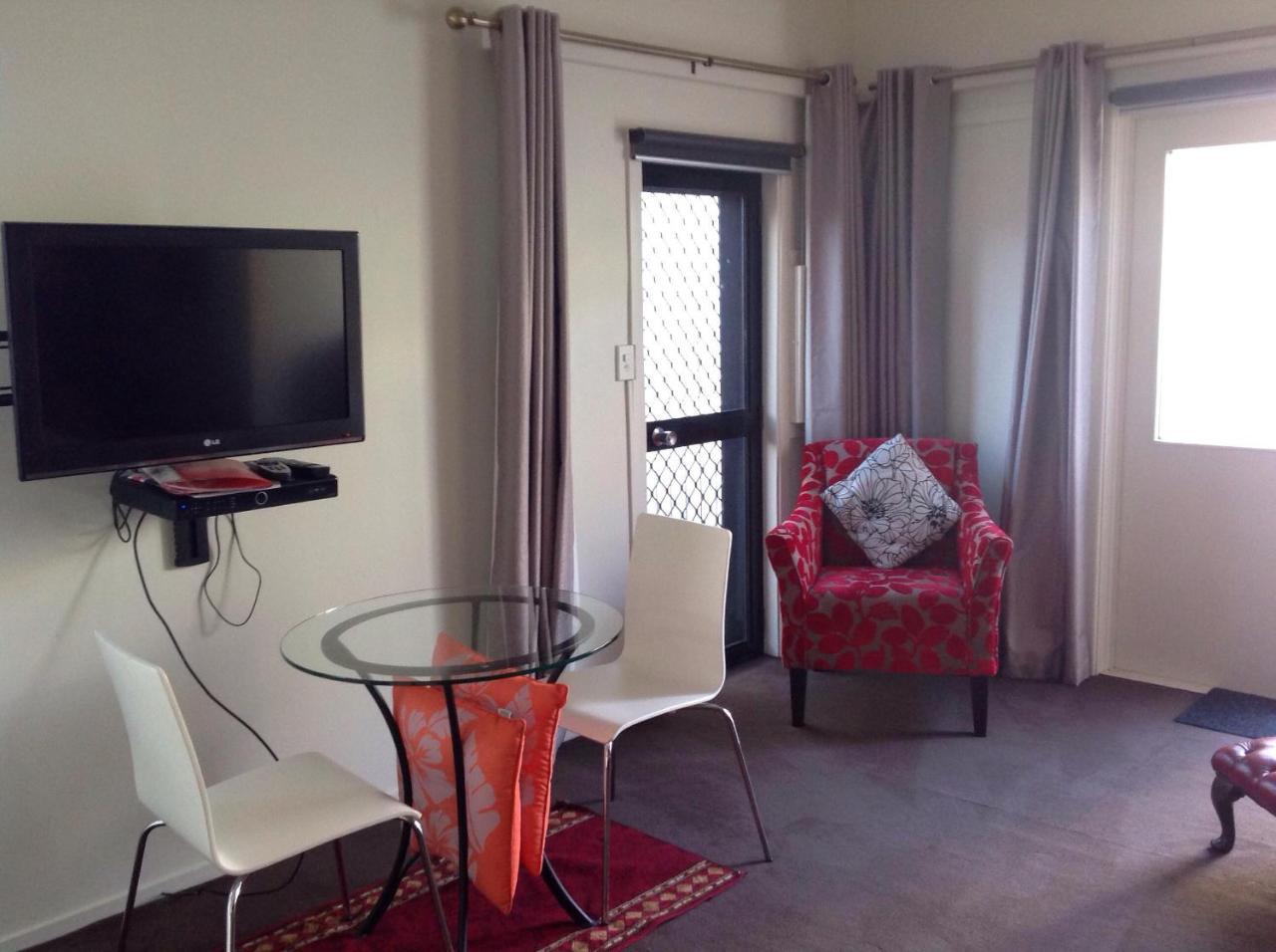 Lakeside City Apartments - Penthouse And Studio Роторуа Екстериор снимка