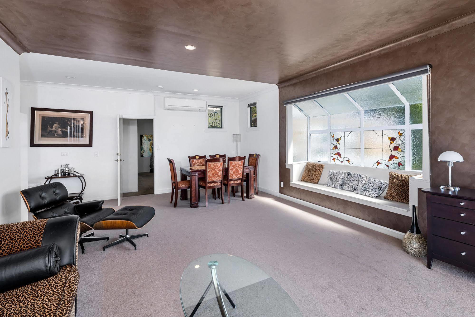 Lakeside City Apartments - Penthouse And Studio Роторуа Екстериор снимка