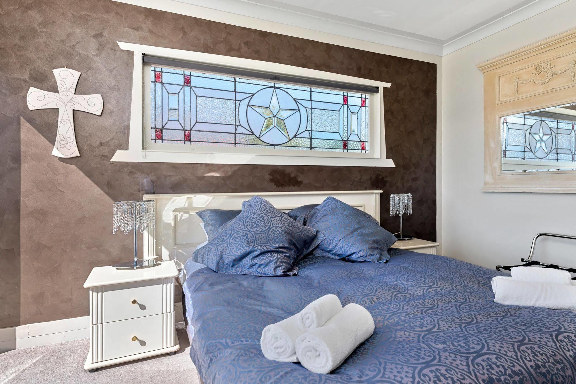 Lakeside City Apartments - Penthouse And Studio Роторуа Екстериор снимка